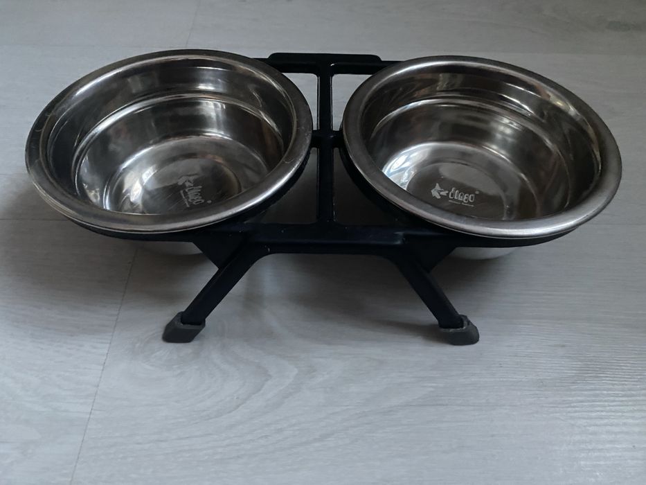 Miski metalowe na stojaku dla psa lub kota po  0,4l
