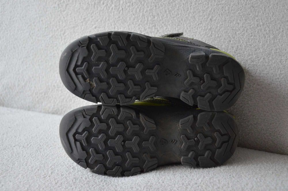 QUECHUA buty turystyczne niskie dziecięce chłopięce na rzepy j nowe 29