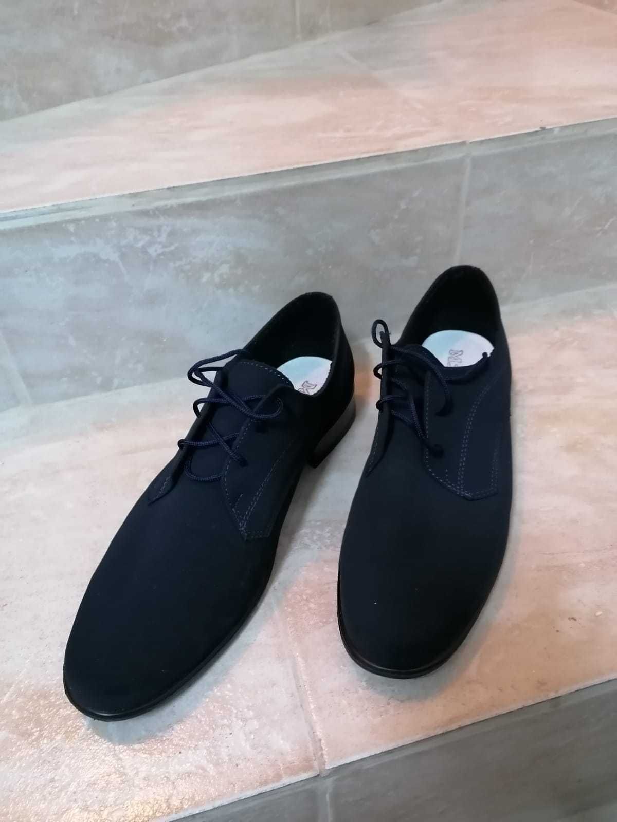Buty do garnituru granatowy zamsz rozmiar 39 /40