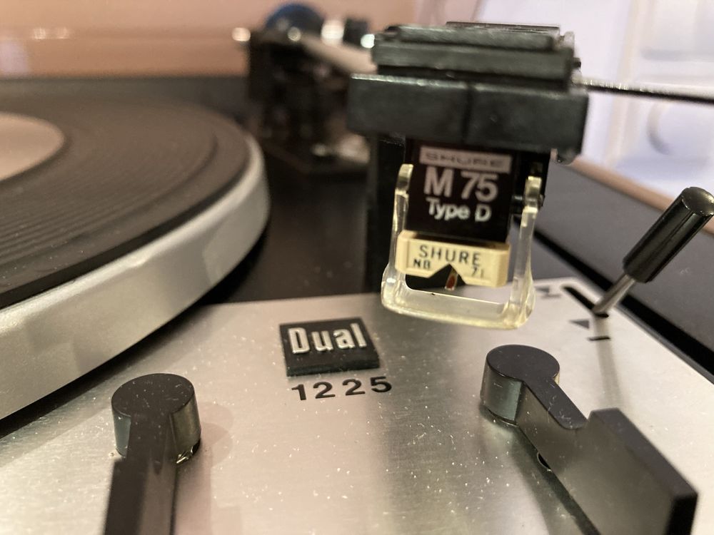 Gira discos vinil Dual 1225 I agulha Shure plinto em madeira vintage