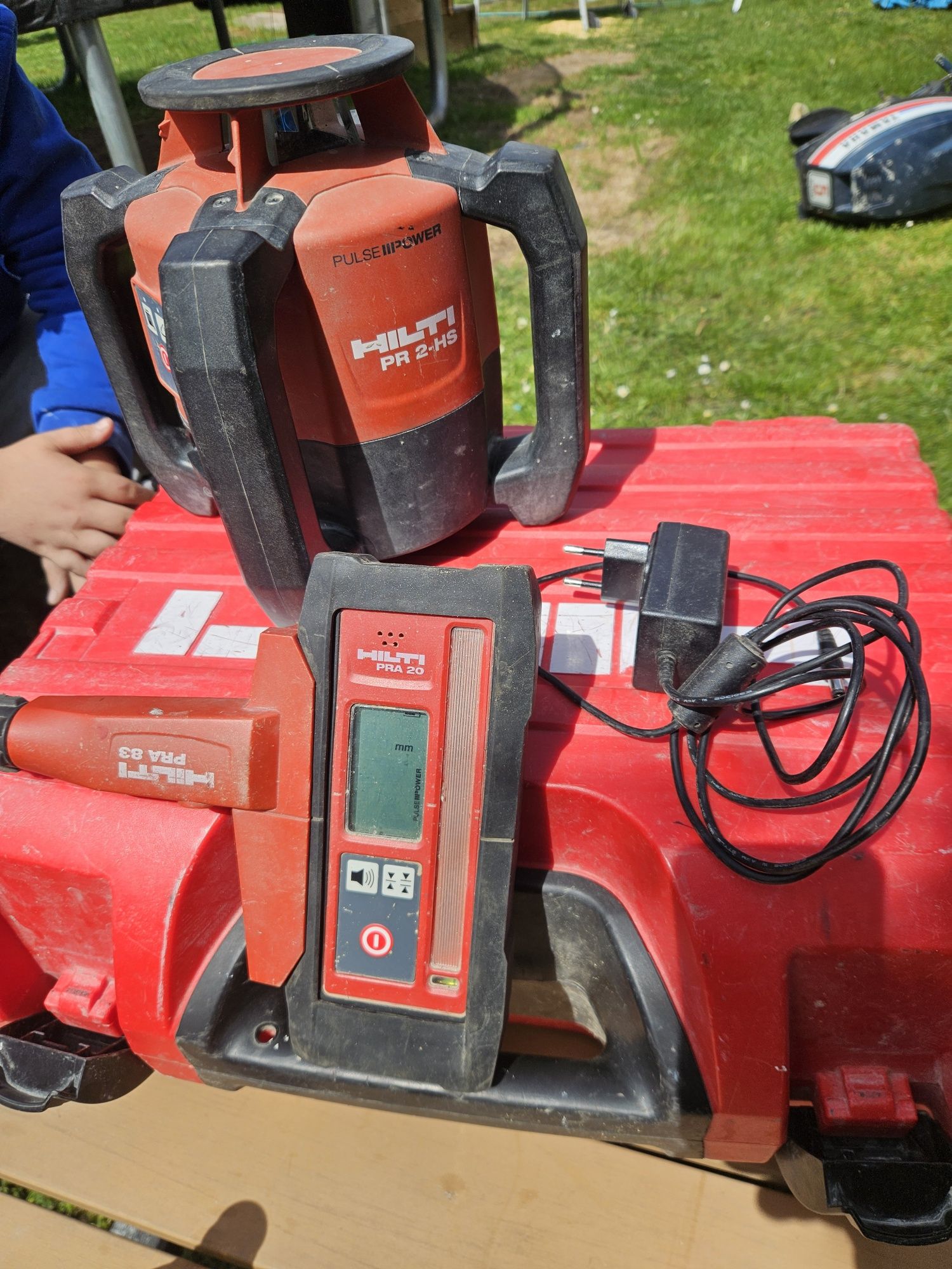 Niwelator Hilti pr 2-HS stan . B. Dobry