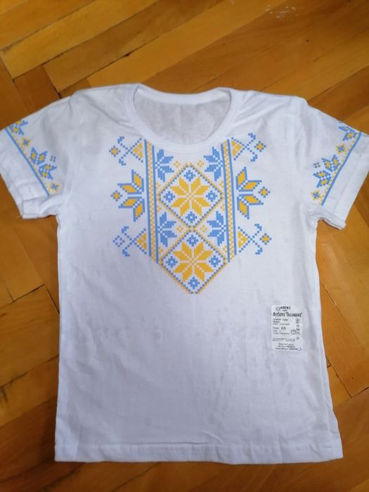 Футболка с принятом вышиванки