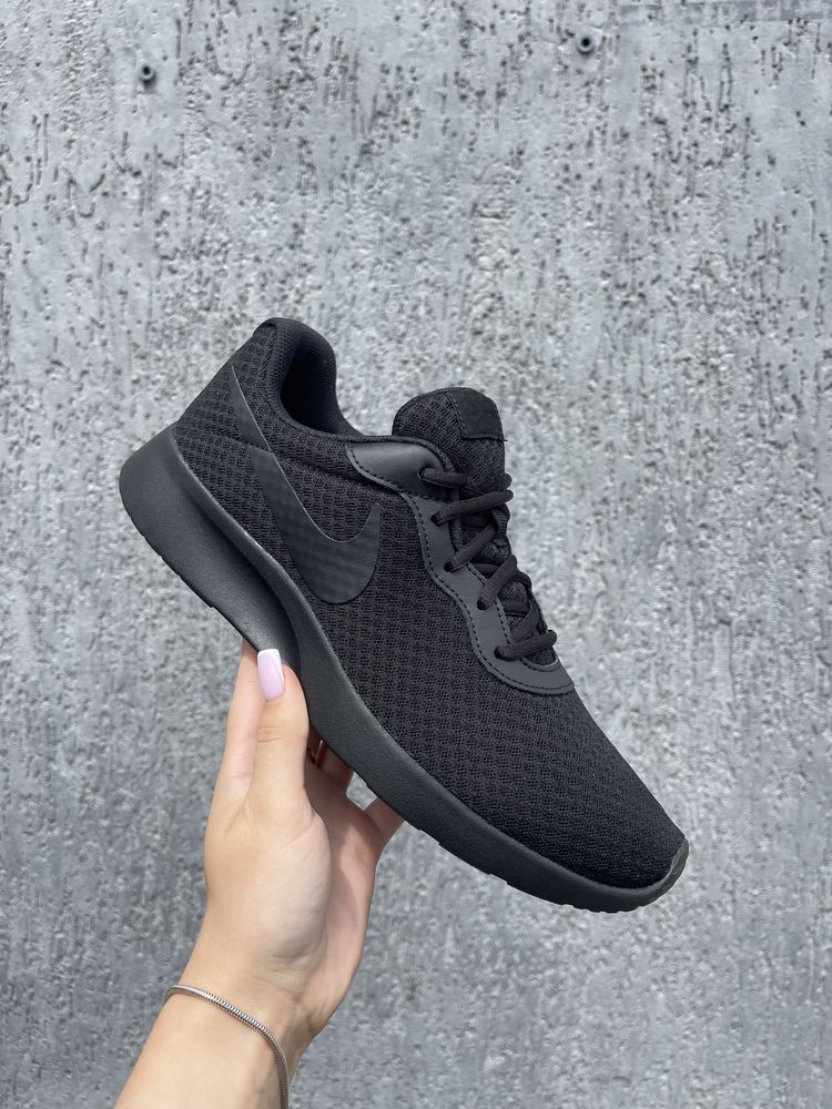 Оригінал Кросівки Nike WMNS TANJUN DJ6257-002  оригинал найк чорні 42