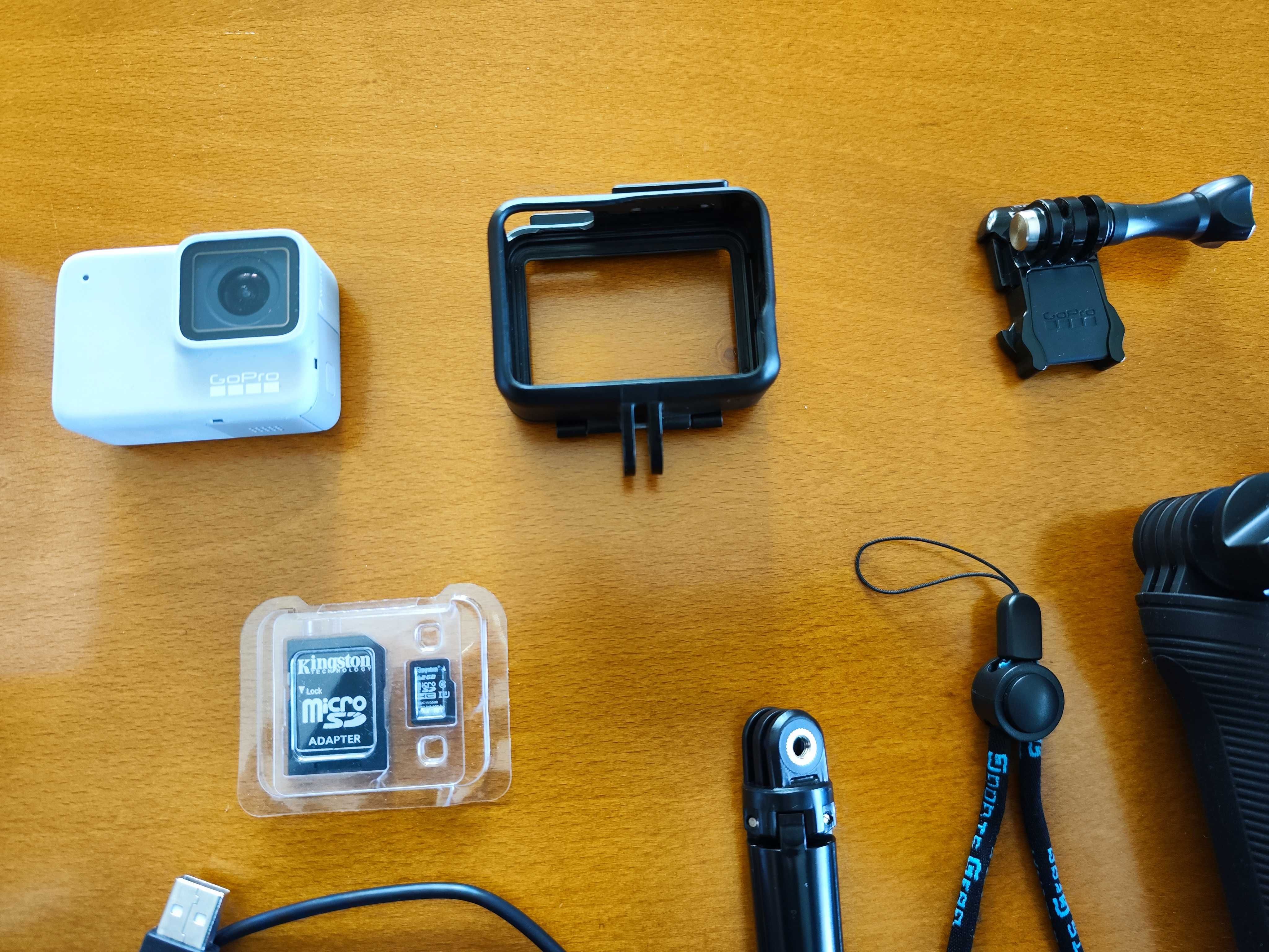 GoPro Hero 7 como nova, com vários acessórios