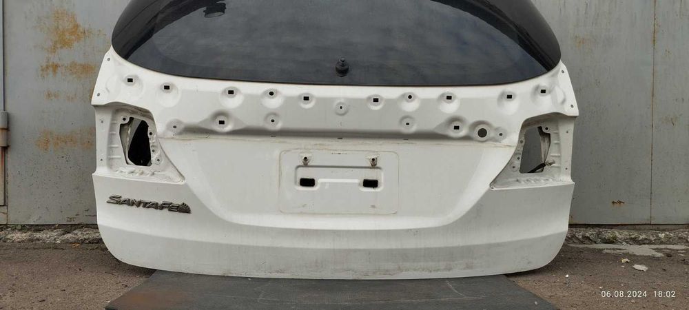 Кришка багажнику Hyundai Grand Santa Fe