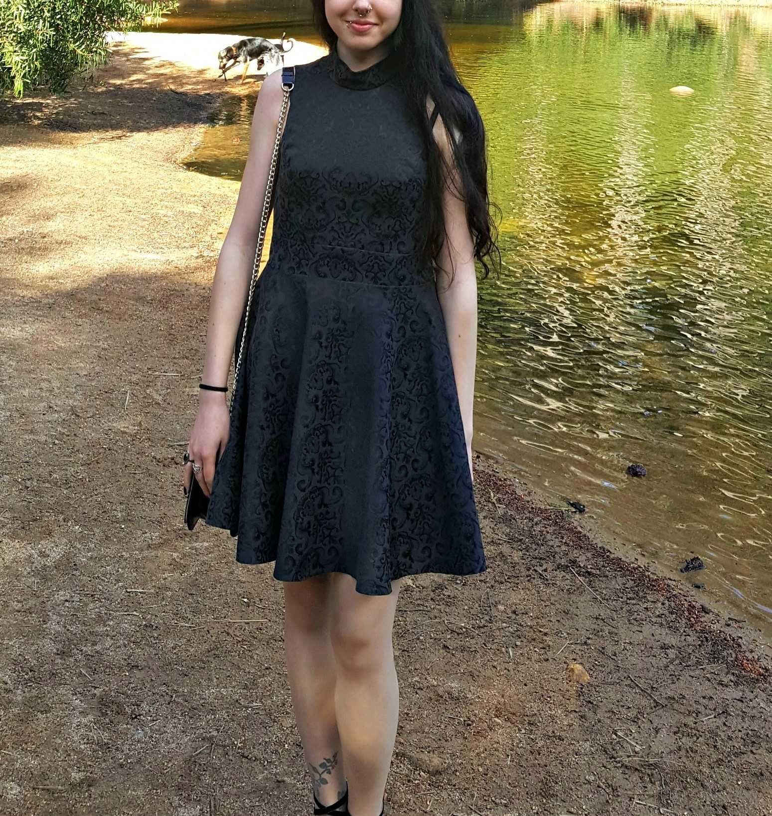 Vestido Preto em Padrão Brocado