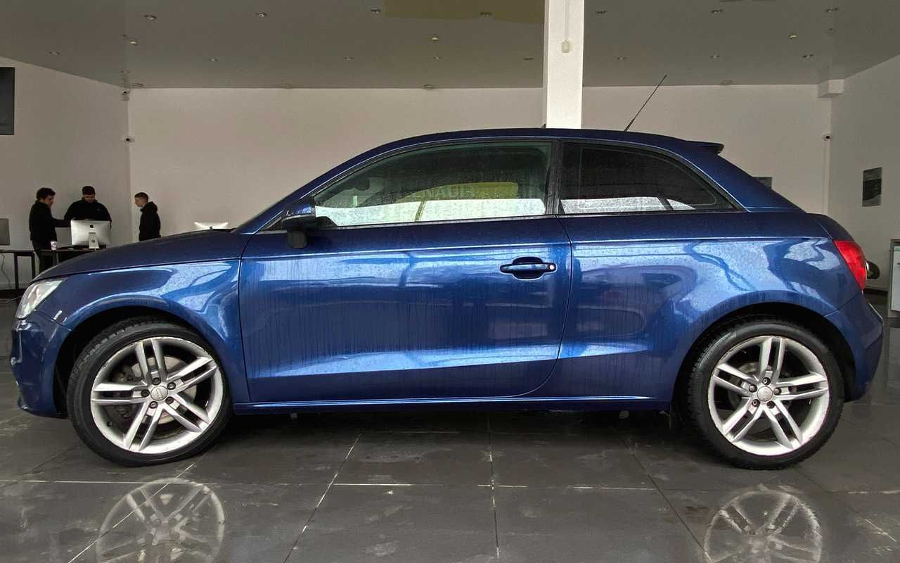 Audi A1      2011