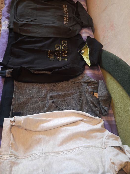 Кофти, пайти, худі на хлопчика приблизно 10-12 років