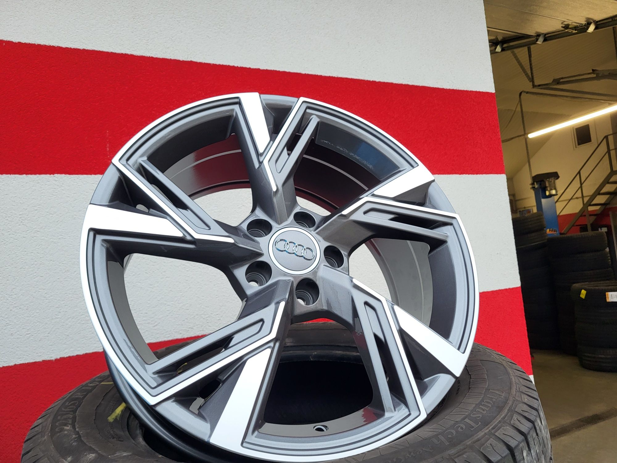 Alufelgi 18" 5x112 ET35 Audi A6 C8 C7 C6 A4 B9 B8 B7 A5 Q5 Q3
