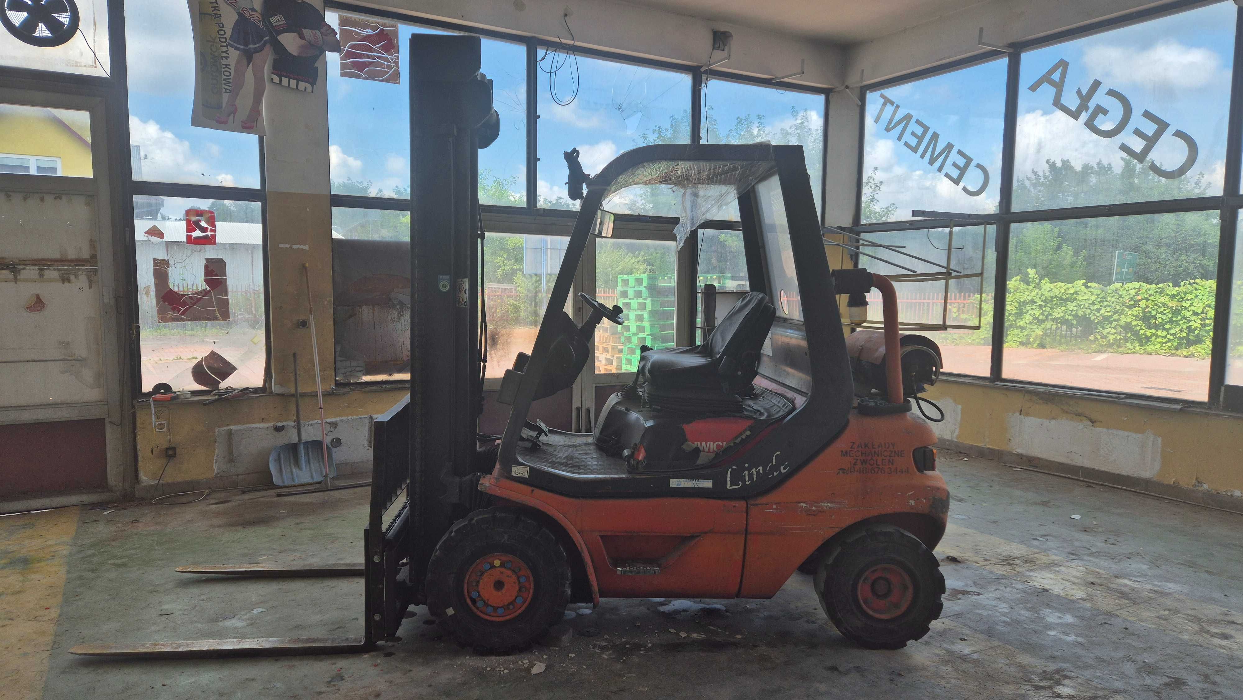 Wózek widłowy LINDE H27-03