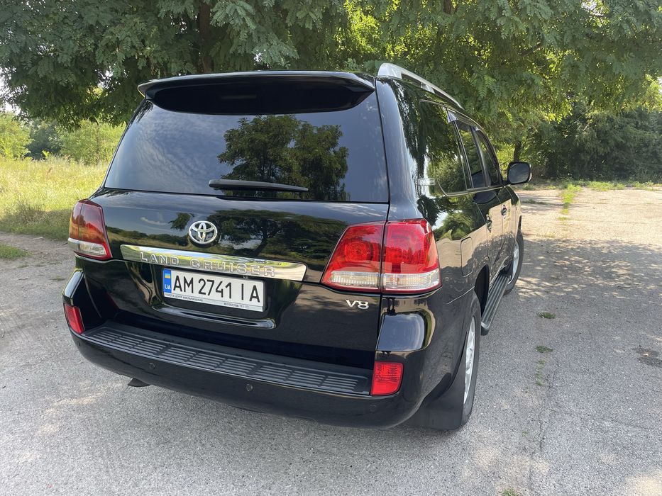 200 крузак 2011 года