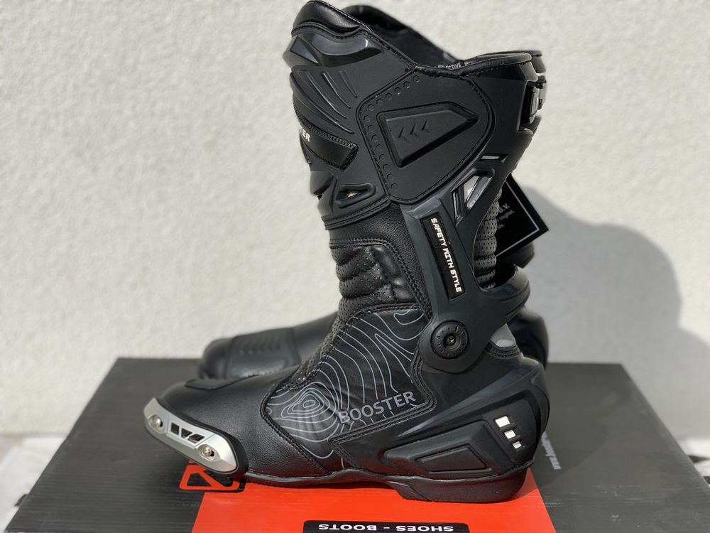 Sportowe buty motocyklowe Booster X-Race rozmiar 42, Zawias, Klamra!