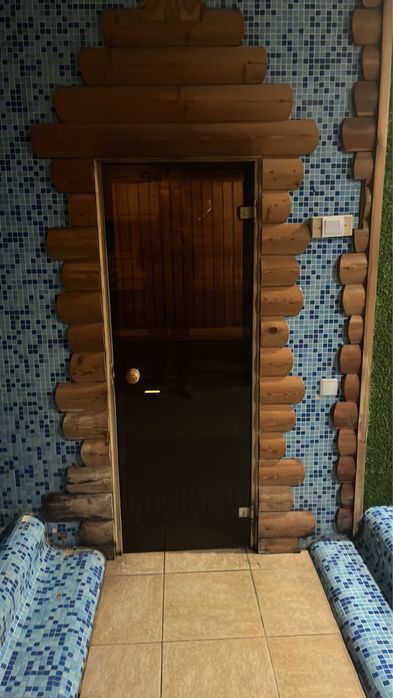 Отель на березі Дніпра