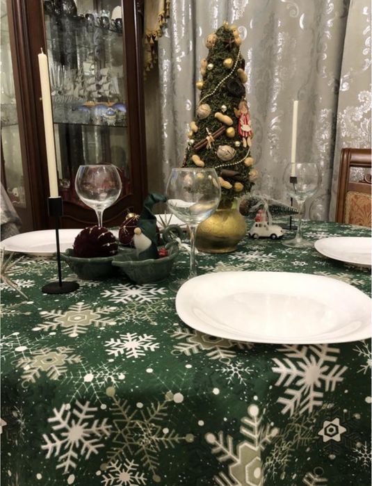 Скатертина новорічна брудовідштовхуюча з тефлоновим покритиям