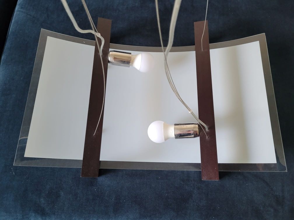Nowoczesna lampa drewno i szkło