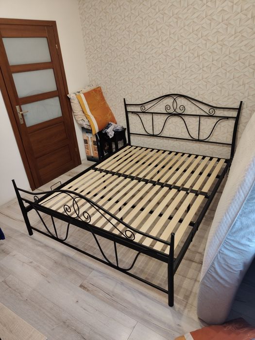 Łóżko sypialniane