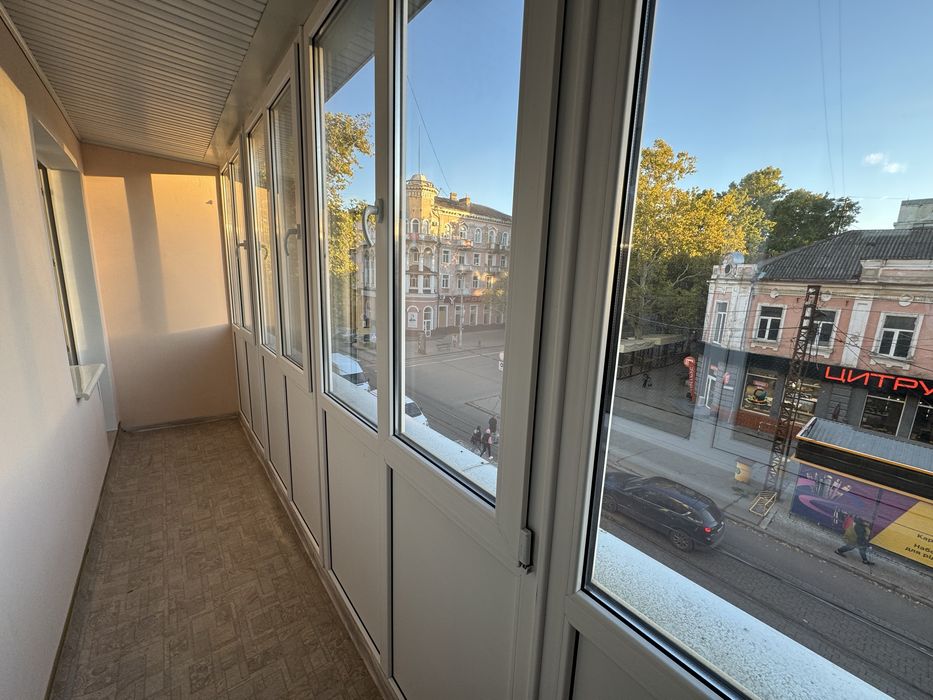 Продаж двокімнатної квартири на Соборній з новим ремонтом