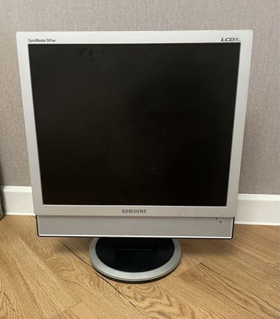 Телевізор Samsung 19”, модель 941mp, є TV тюнер