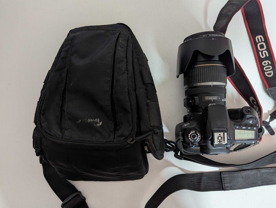 Canon 60D/Canon EF-S 17-55mm f/2.8/punho da bateria/carregador/estoja