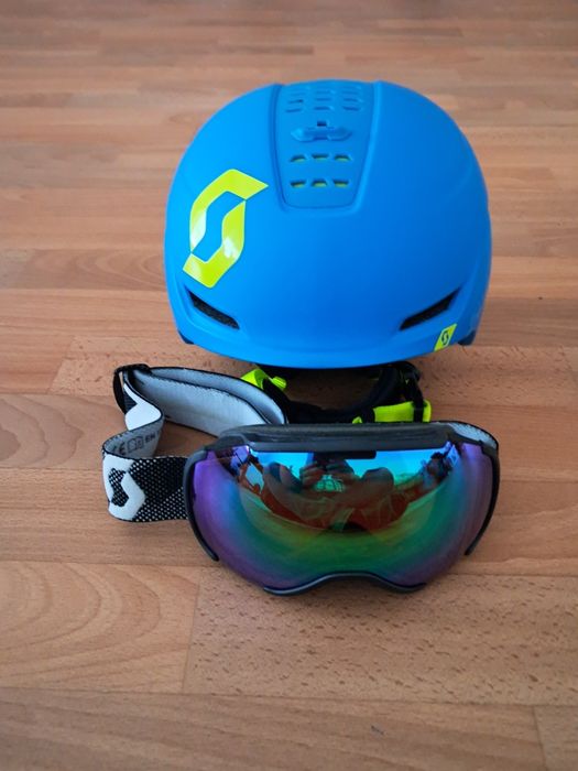Kask narciarski Scott plus gogle .