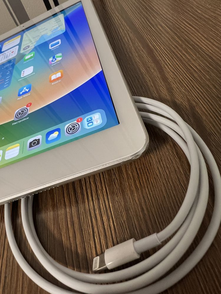 Apple Ipad 5 Gen. 32 gb. WiFi. Silver