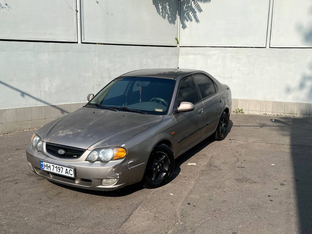 Kia Shuma 2002 в хорошем состоянии