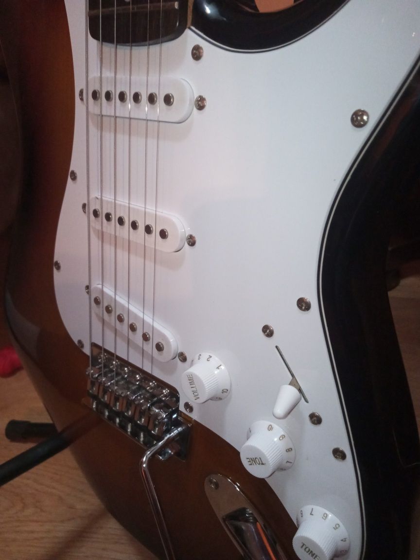 Gitara elektryczna STAGG Stratocaster