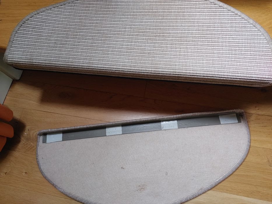 Samoprzylepne nakładki dywaniki na schody, 15 szt.,65x25x3,5cm, beżowe