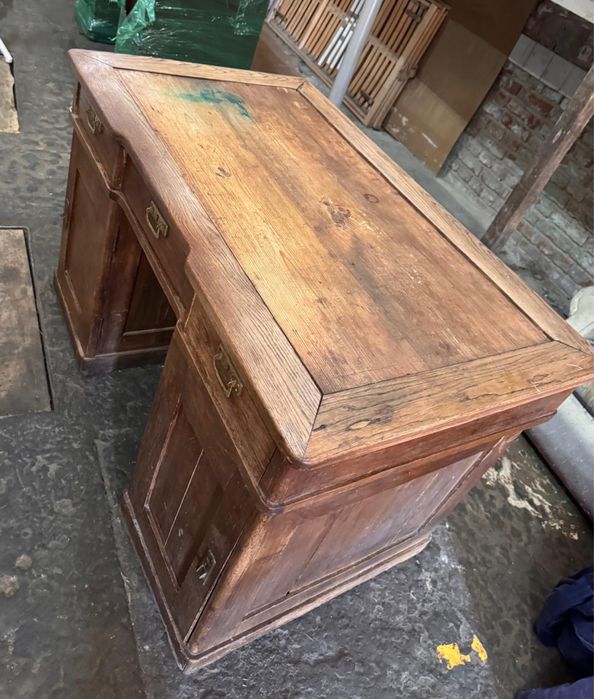 Антикварний, деревʼяний письмовий стіл