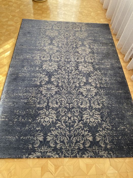 Ciemnoniebieski dywan Kler