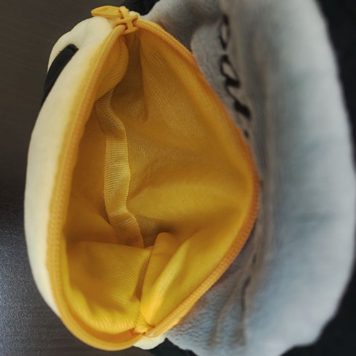 Mały, pluszowy plecak Batman dla przedszkolaka. Stan bardzo dobry.