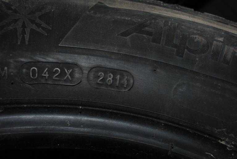 Зимові шини 215/55/Р16 Michelin Alpin 5 4,5мм 2014р без латок порізів