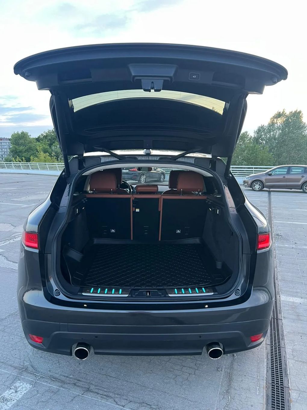 Jaguar F-Pace Jaguar F-Pace Portfolio