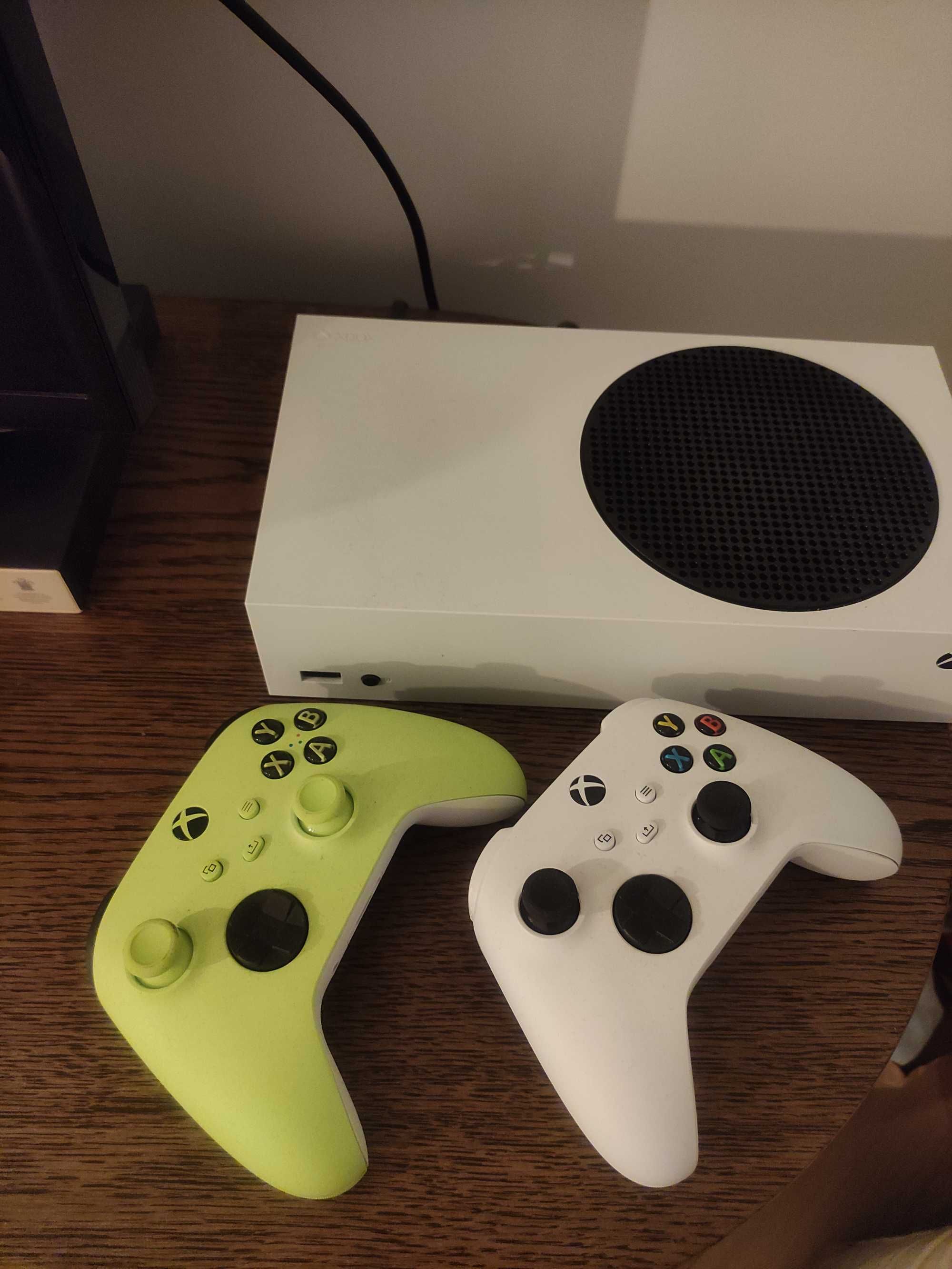 Sprzedam XBOX Series S