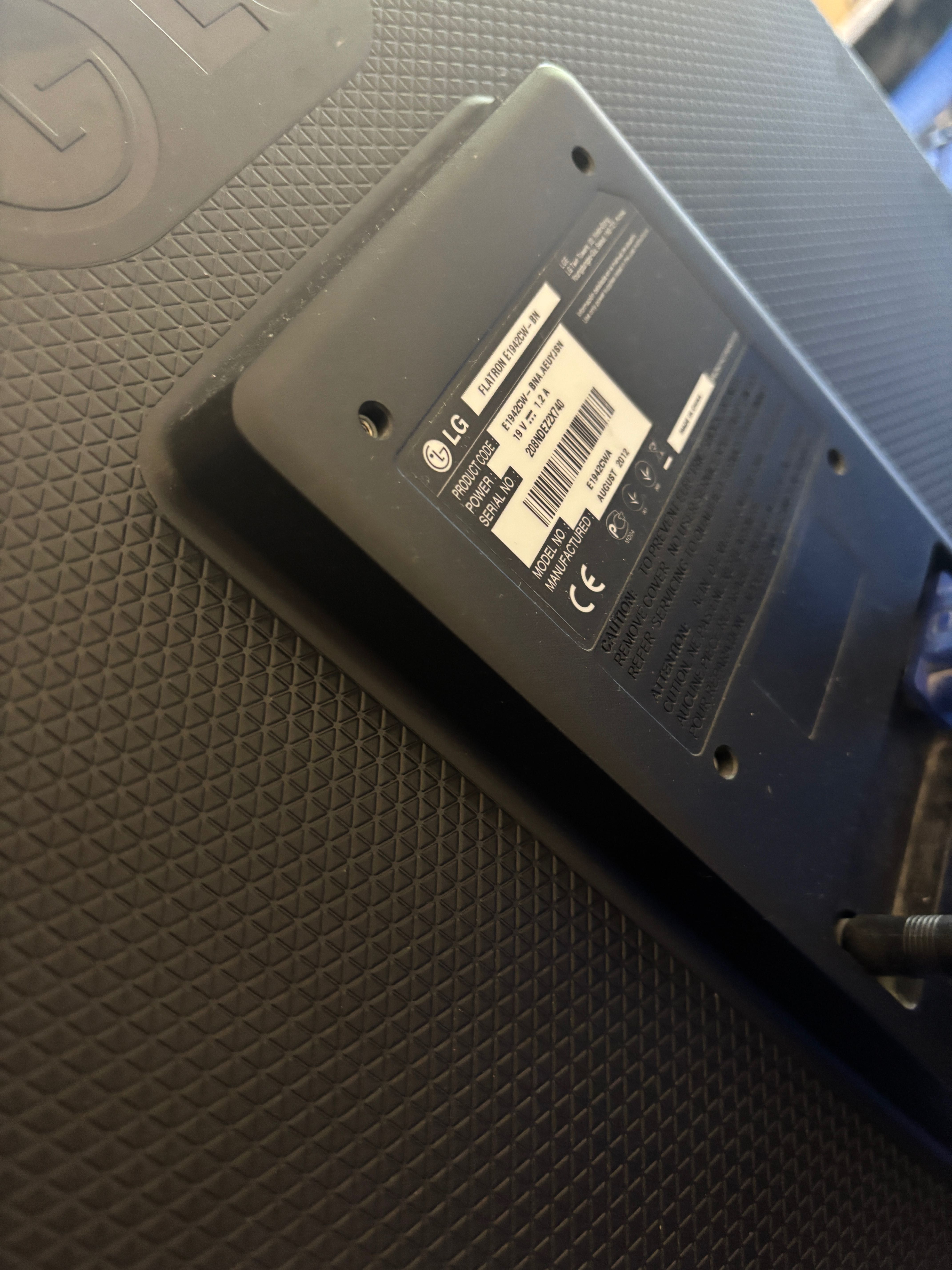 Компʼютер монітор LG Повний комплект для ігор роботи з мишкою клавою
