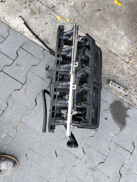 BMW e46 m54b30 kolektor ssący  wtryski 330i