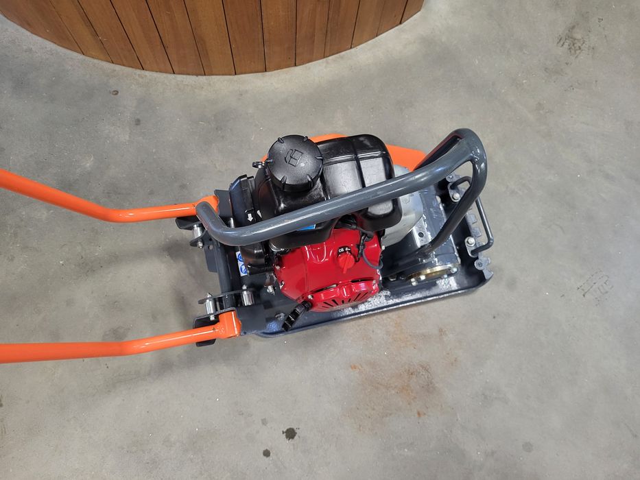 Zagęszczarka Belle 64kg silnik Honda jak nowa