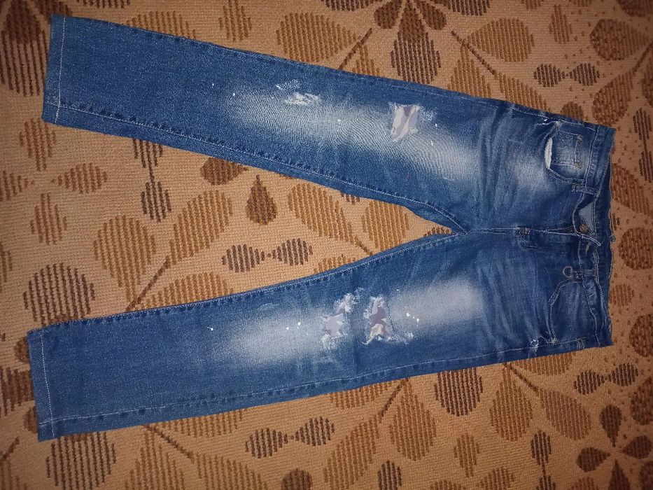 Женские джинсы.  .  .