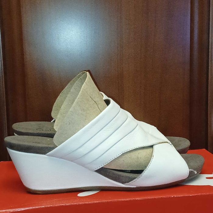 Белые сабо Gabor на танкетке. Размер 38,