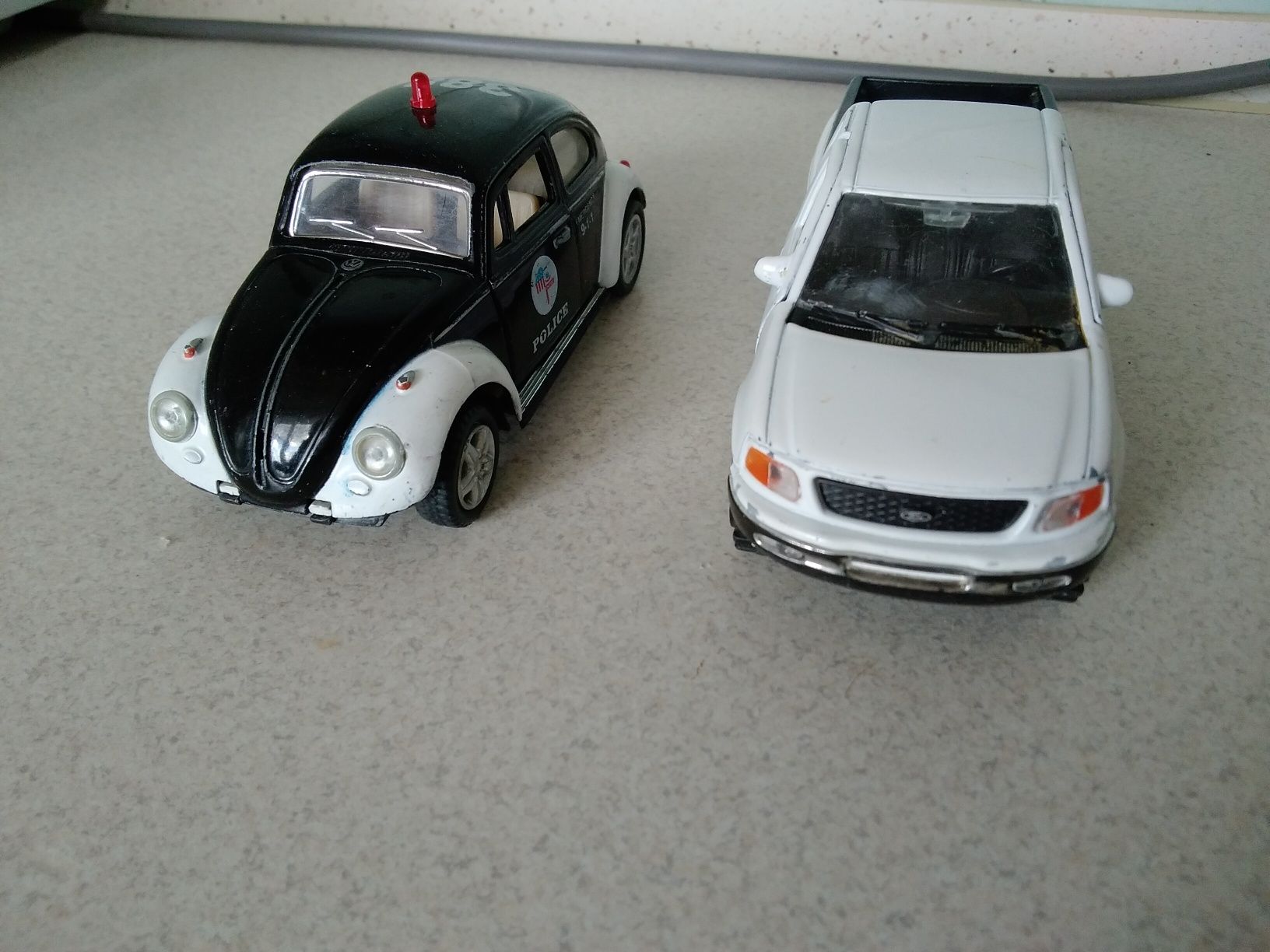 Модель авто Ford F-150. Масштаб 1/32.