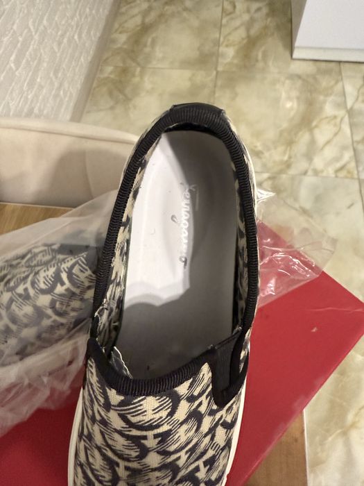 Оригиналы  новые 41 р стелька 27 Сальвадор Ферогама