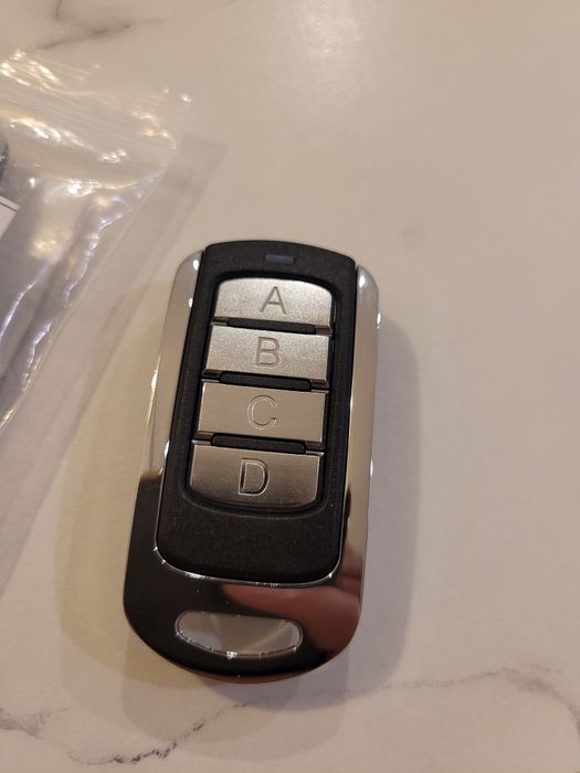 Piloty do bramy garażowej lub wjazdowej