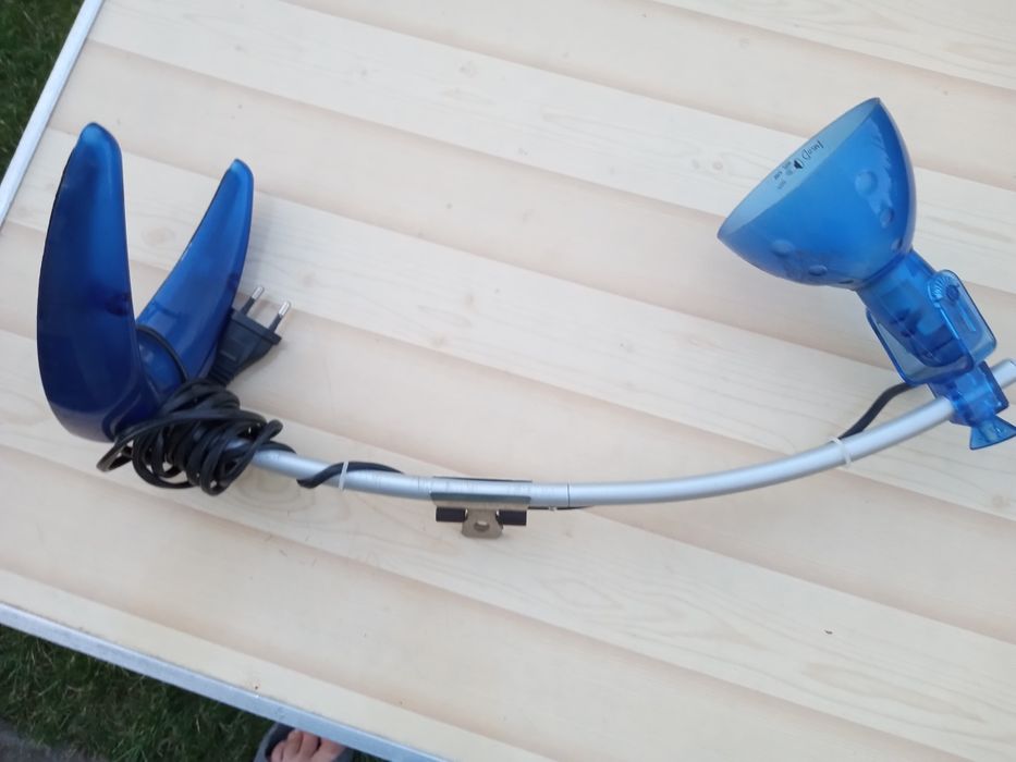 Lampka 230 V z oprawką na żarówkę z trzonkiem