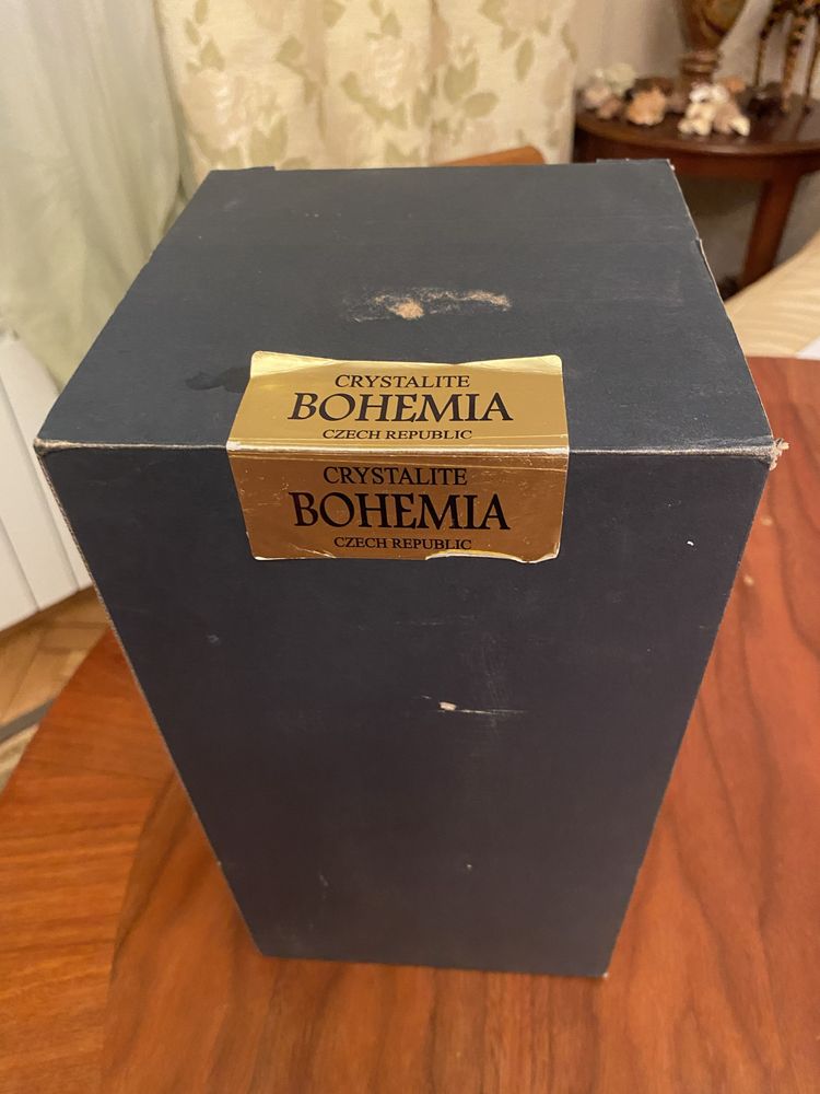 Ваза BOHEMIA, Чехія