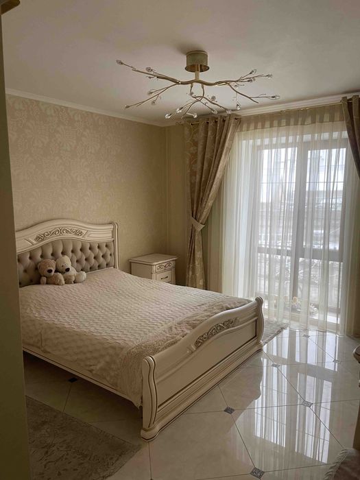 Поклейка шпалер, багетів, малярні роботи .