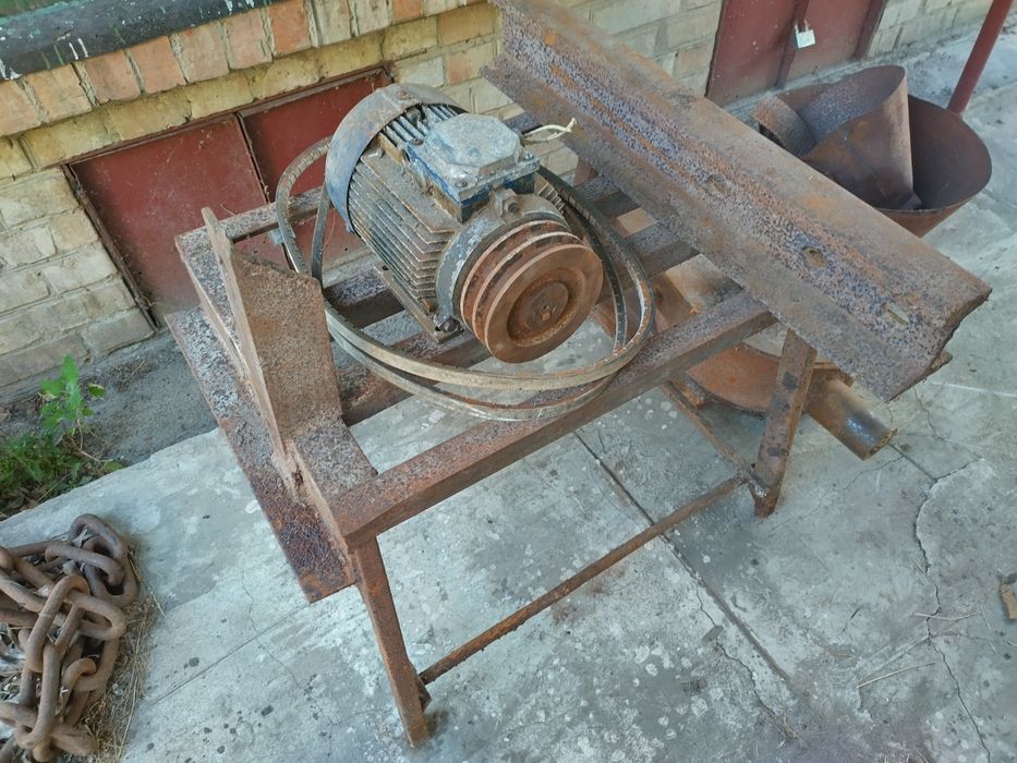 Млин, зерноподрібнювач