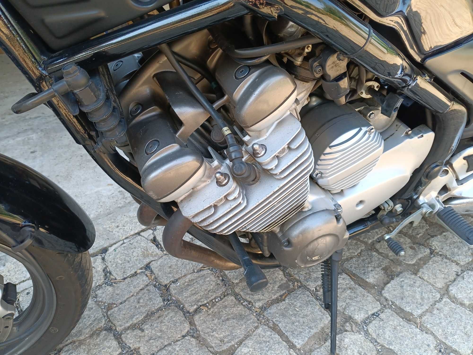 Moto Yamaha XJ600N