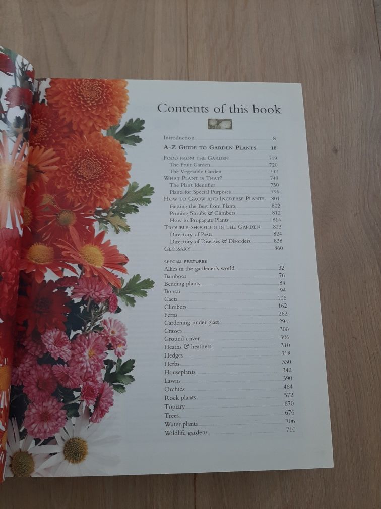 Encyklopedia of Garden plants & flowers - Reader's Digest