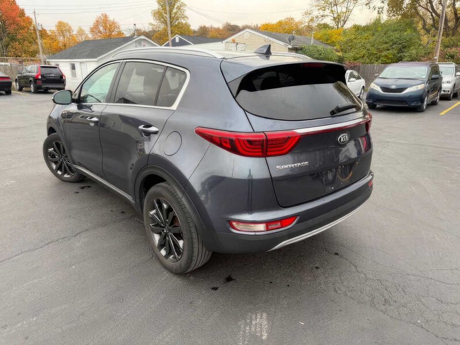 Kia Sportage EX      2019