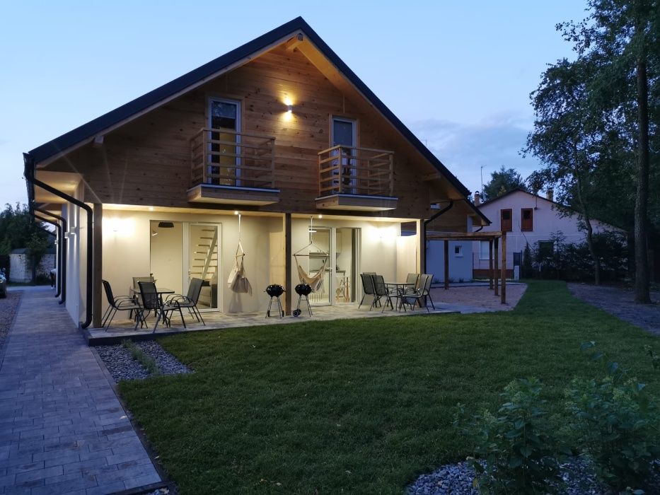 Domek z jacuzzi i sauną nad jeziorem Okuninka | J.Białe
